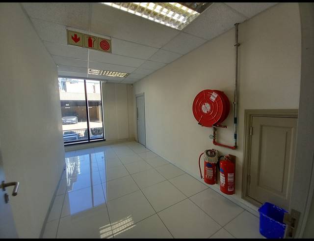 360M² OFFICE TO LET IN BRYANSTON